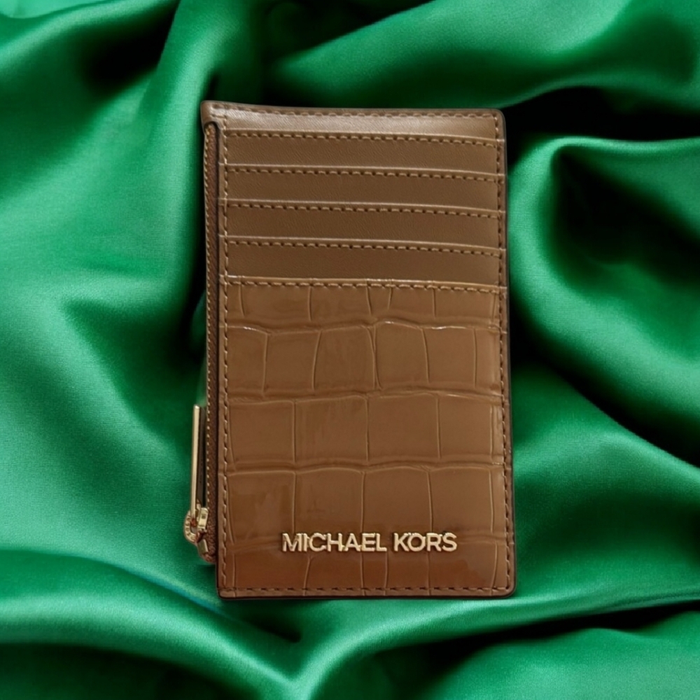 Michael Kors Jet Set Travel Medium Top-Zip Card Case